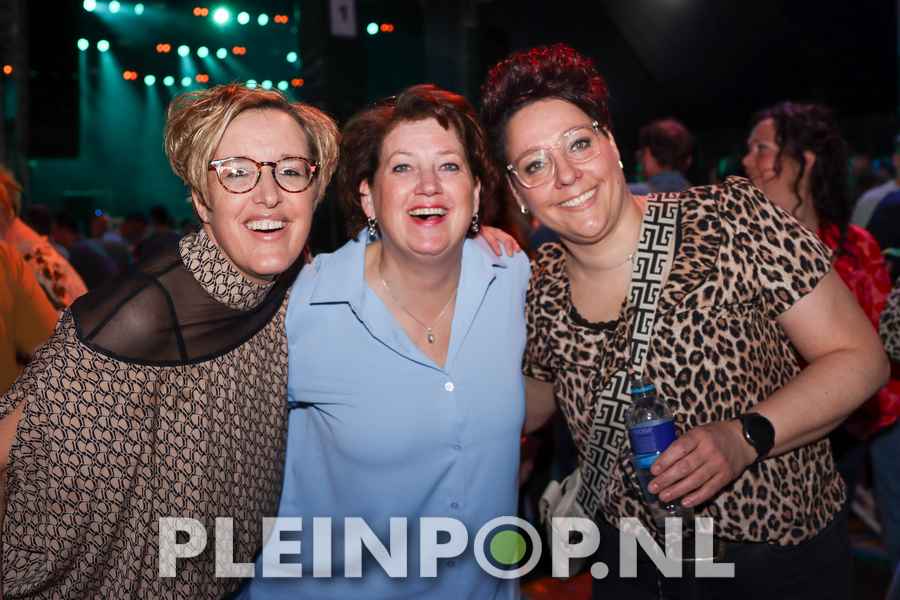 Publiek    Bezoekers (51)